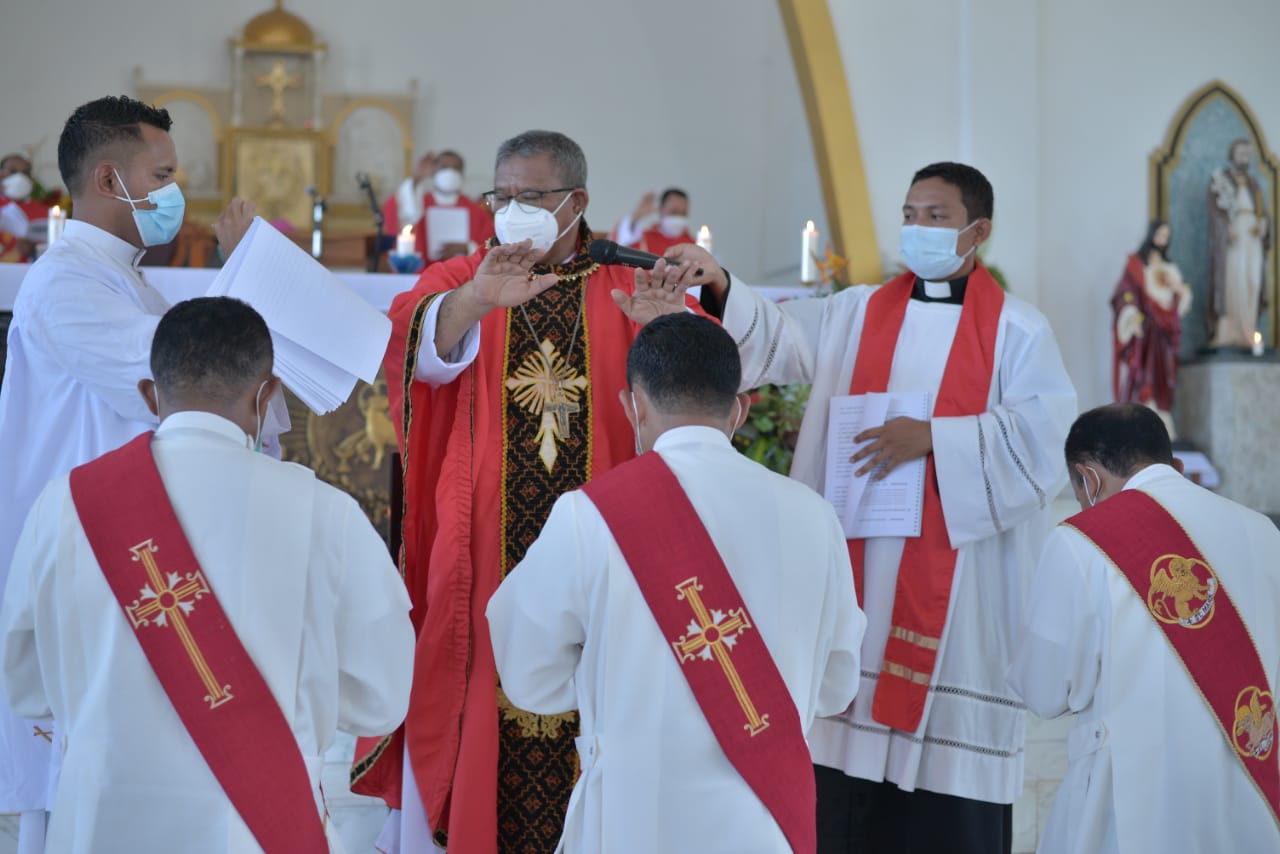 Picture during the Ordination of Fr. Marselinus Koka, Fr. Yoseph Emanuel Rua and Fr. Frederikus Yorius Ndawi to the Priesthood, September 21, 2021 2
